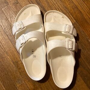 BIRKENSTOCK. Men’s sandals.